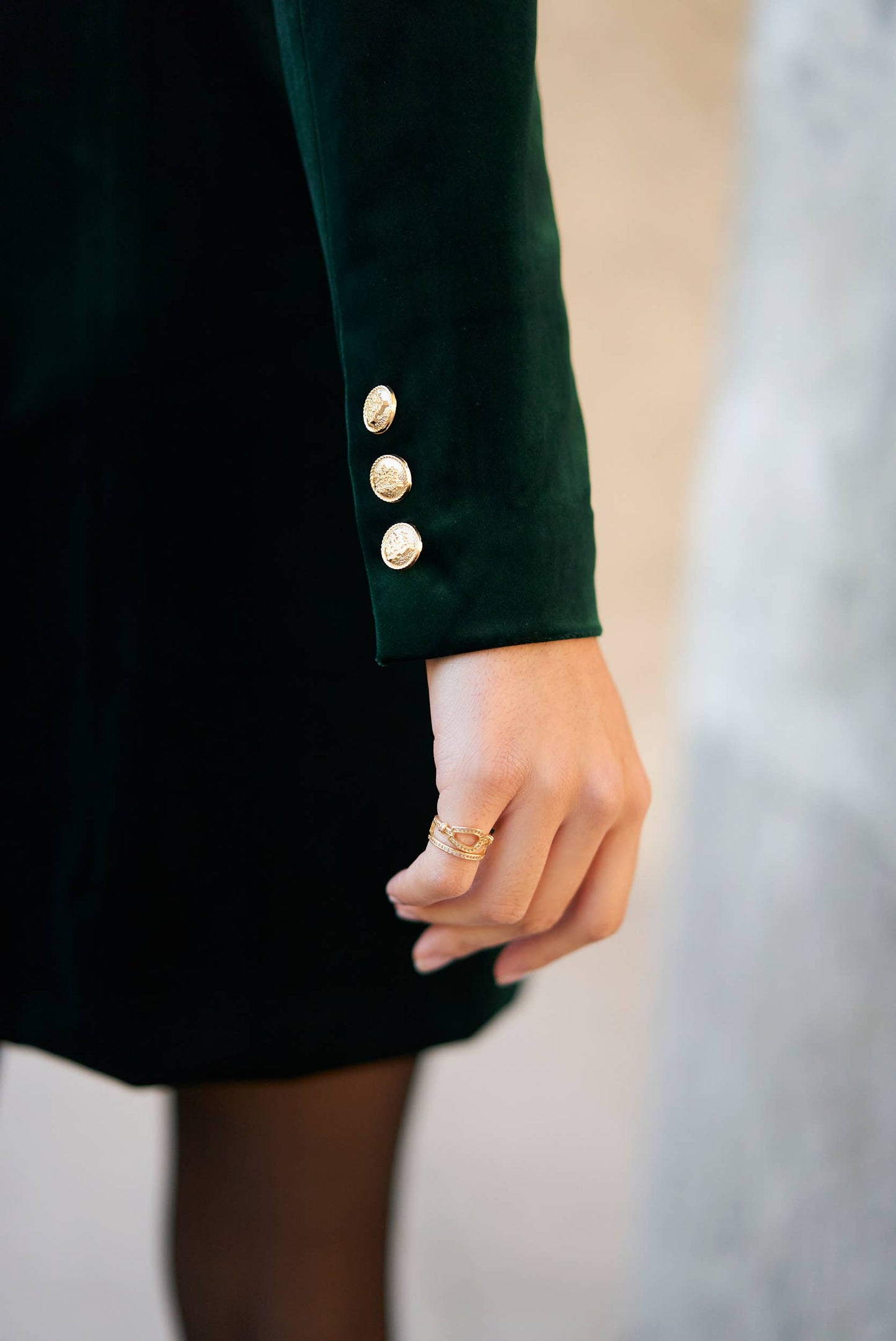 Luxurious Velvet Long-Sleeve Double-Breasted Dress Jacket with Gold Buttons V2020N