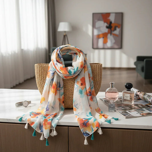 وشاح منسدل على حقيبة