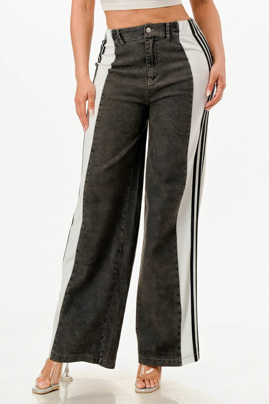 Clean Line Wide Leg Black Jeans With Stripe Detail - IVORYNN