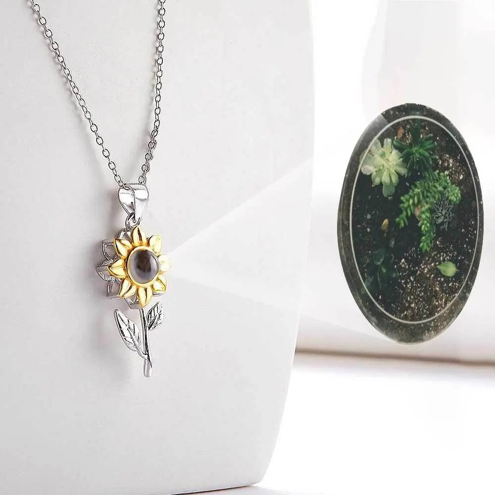 Nano Projection Sunflower Clavicle Chain Pendant - IVORYNN