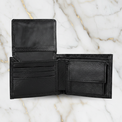 صورة 1 - المحفظة مفتوحة بالكامل من الداخل