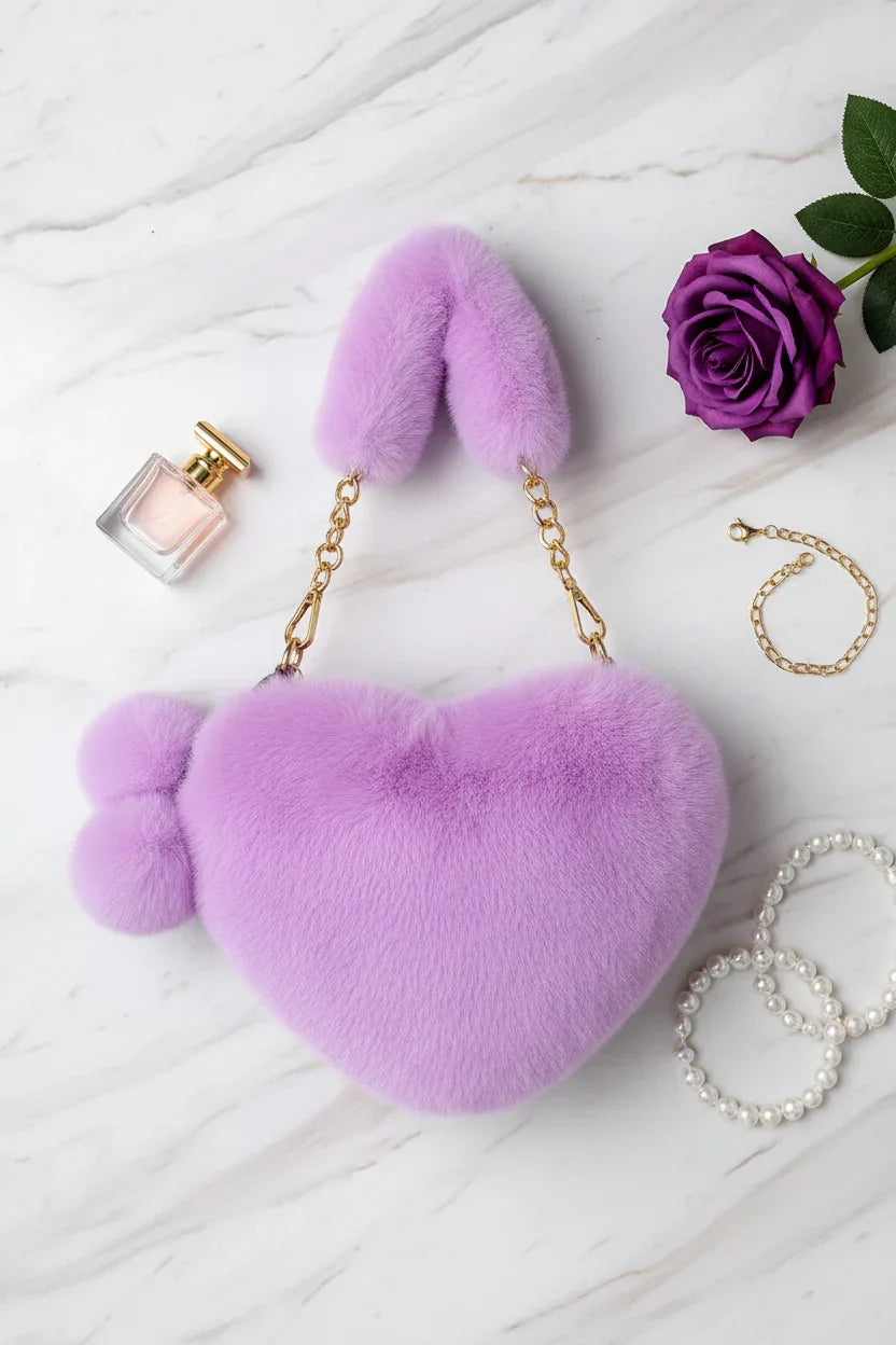 صورة 1 - مع وردة بنفسجية وإكسسوارات ذهبية