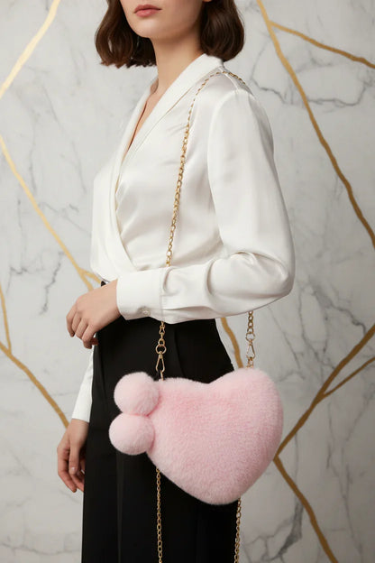 صورة 1 - حمل الحقيبة باليد