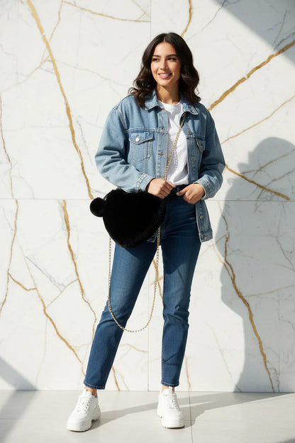 صورة 2 - جاكيت جينز وتيشيرت