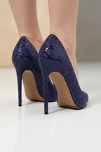 لقطة قريبة 3 - الكعب من الخلف