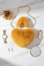 صورة 3 - مع وردة ذهبية ومكياج