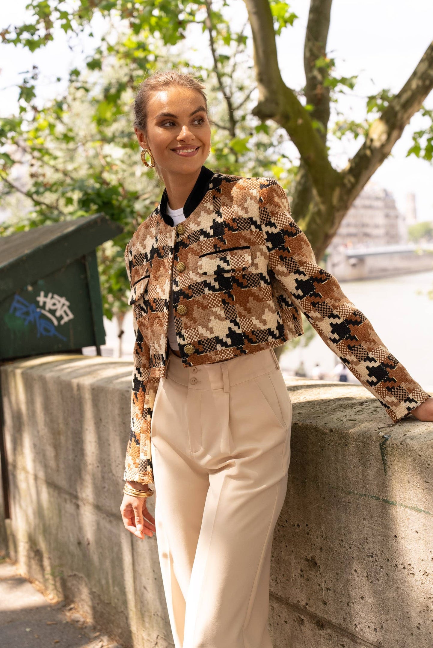 Chic Camel Print Tweed Cropped Blazer Jacket with Velvet Collar Gold Buttons