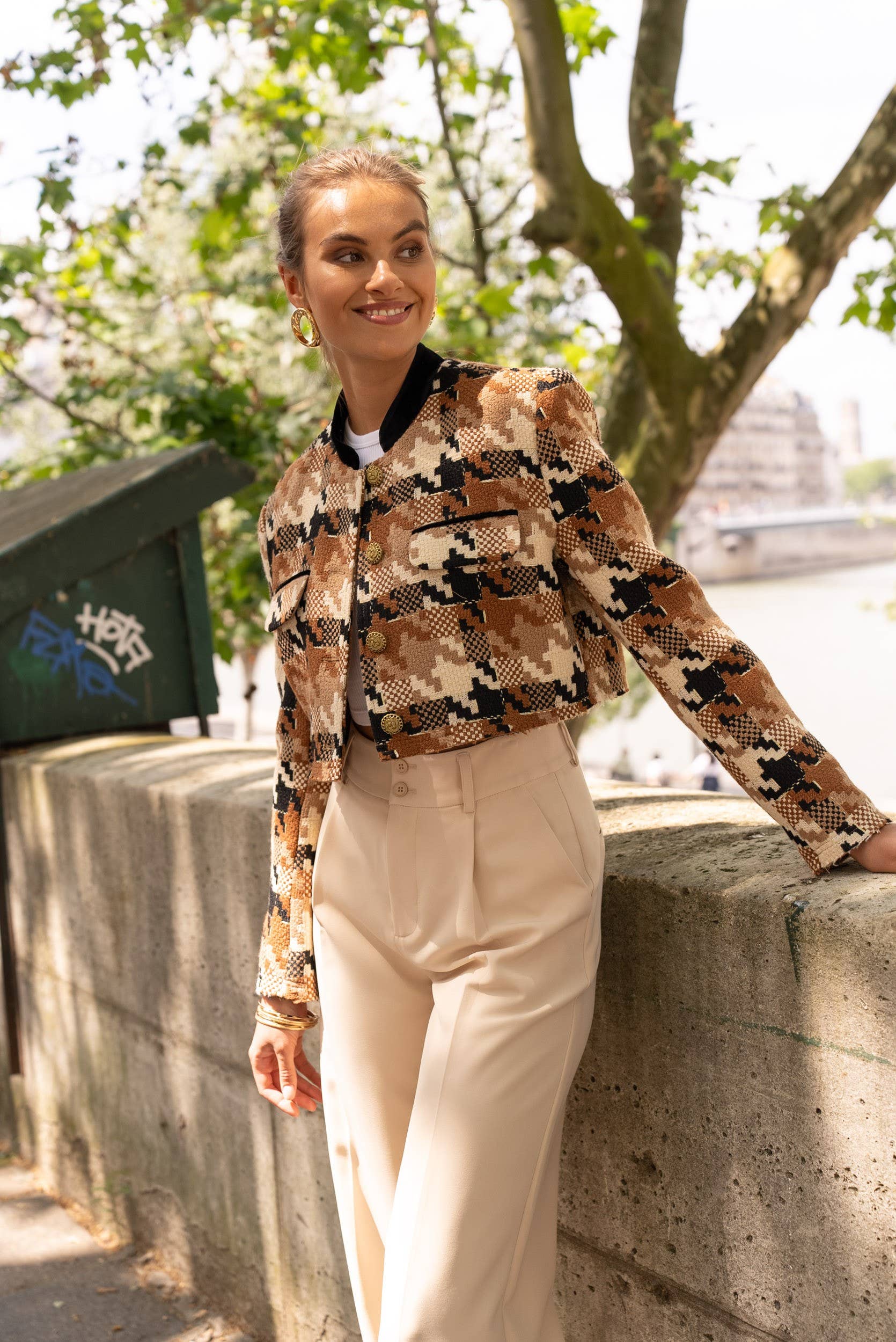 Chic Camel Print Tweed Cropped Blazer Jacket with Velvet Collar Gold Buttons