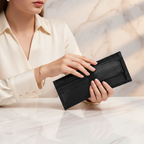 محفظة فاخرة مع امرأة 4