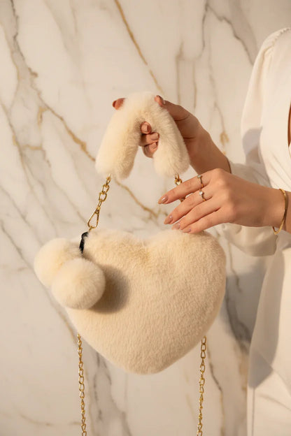 صورة 5 - لقطة قريبة لليدين