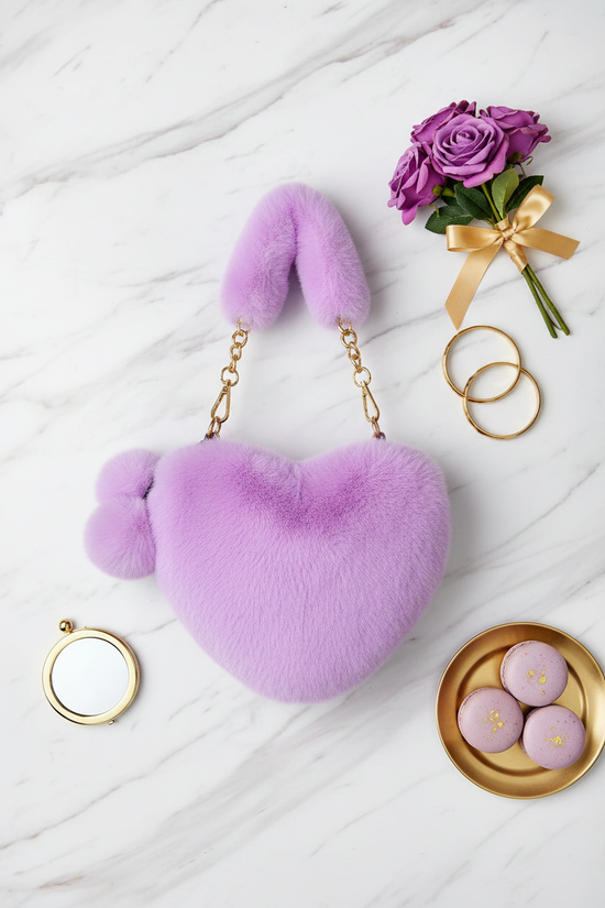 صورة 5 - مع باقة ورد بنفسجية ومعكرون