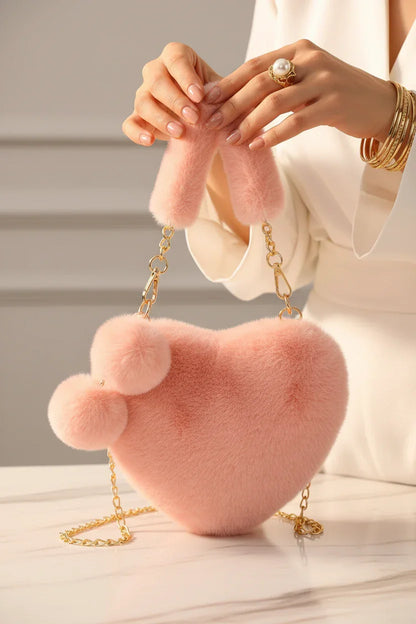 صورة 5 - لقطة قريبة لليدين