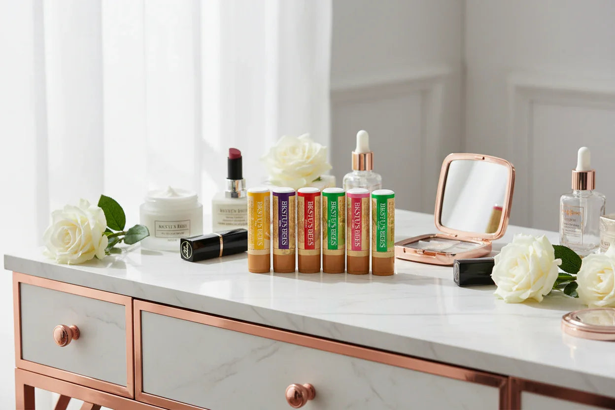 بلسم الشفاه على طاولة التسريح 6