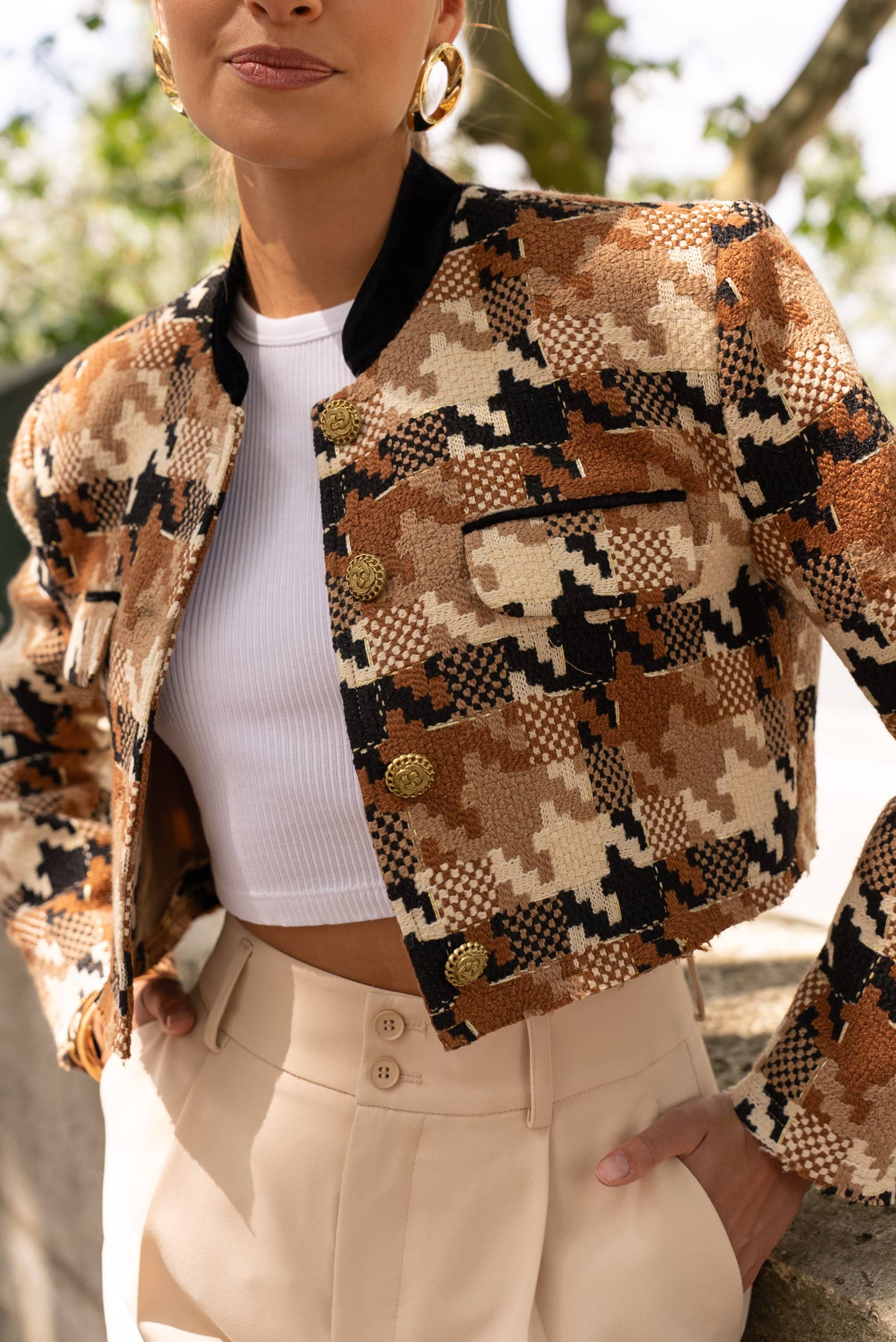 Chic Camel Print Tweed Cropped Blazer Jacket with Velvet Collar Gold Buttons