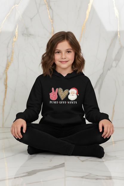 طفلة ترتدي الهودي - جلوس