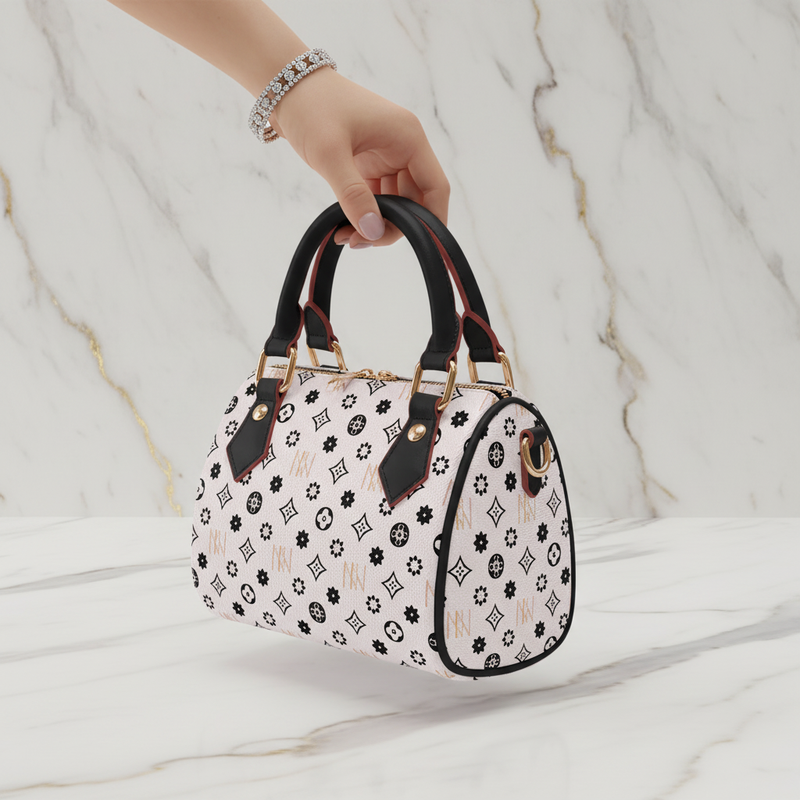 الحقيبة - منظر ثلاثي خلفي