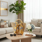 وشاح ملفوف على حقيبة