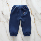 منظر خلفي عن قرب - رسمة الديناصور على الجيب