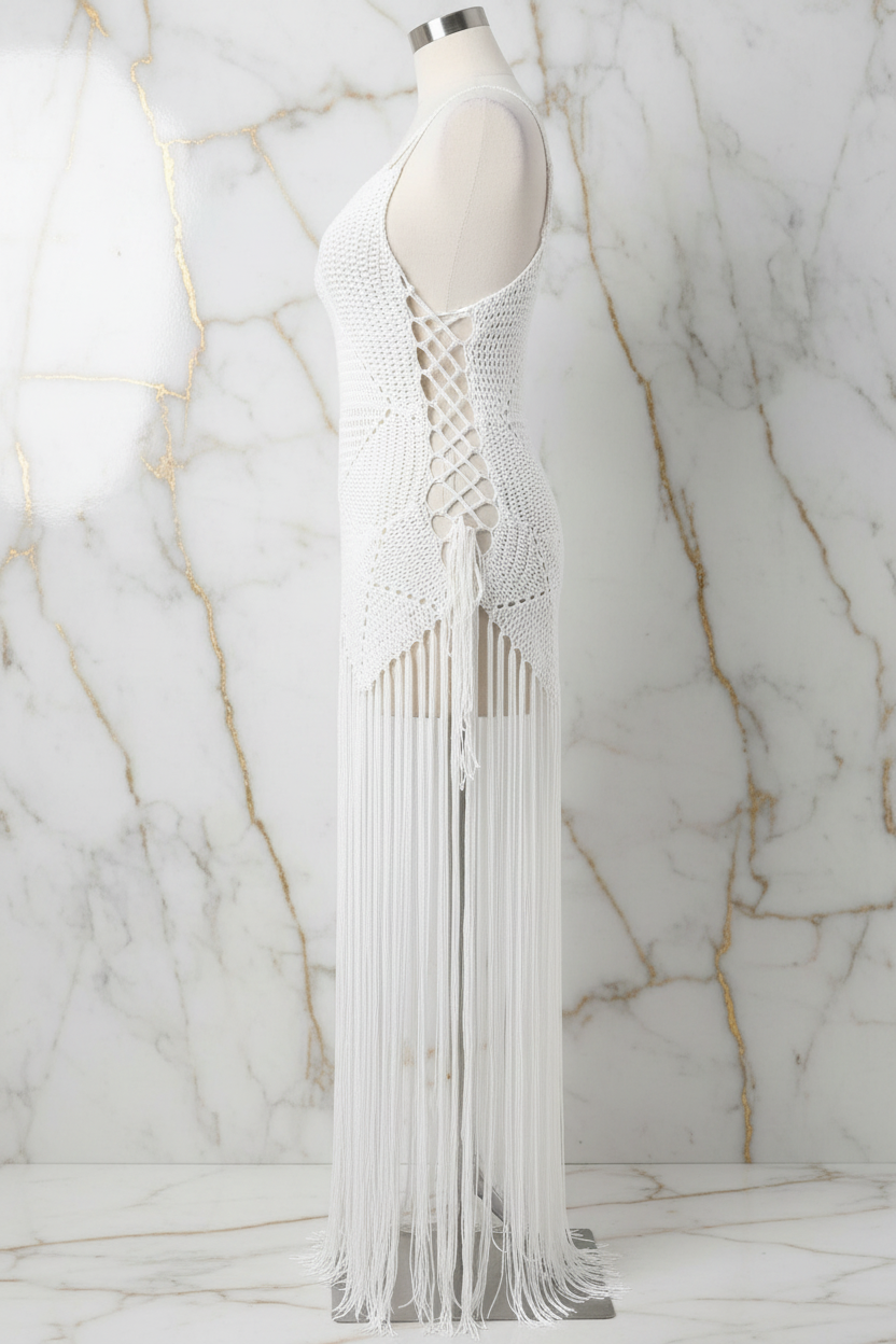 فستان كروشيه أبيض - منظر جانبي أيمن