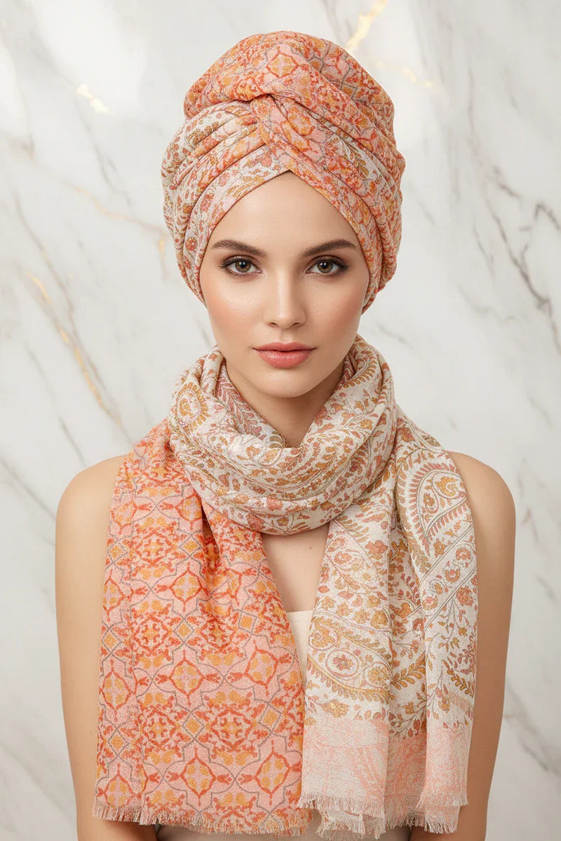 الشال ملفوف على الرأس بأسلوب التوربان