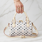 الحقيبة - منظر أمامي