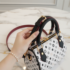 تفاصيل السلسلة