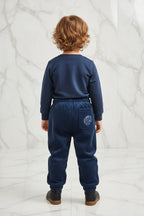 منظر خلفي - رسمة الديناصور على الجيب الخلفي