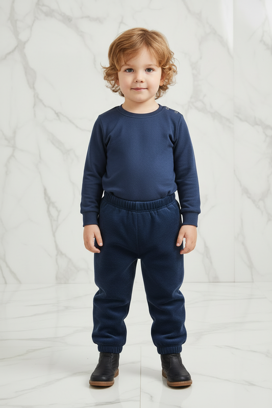 منظر أمامي - البنطال نظيف بدون رسومات