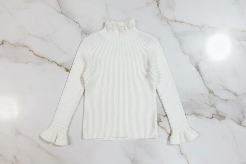 سويتر أبيض - منظر أمامي