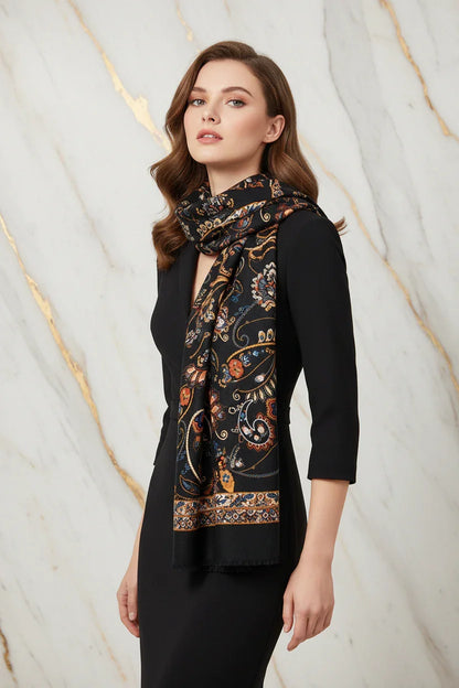 وشاح فاخر حول الرقبة