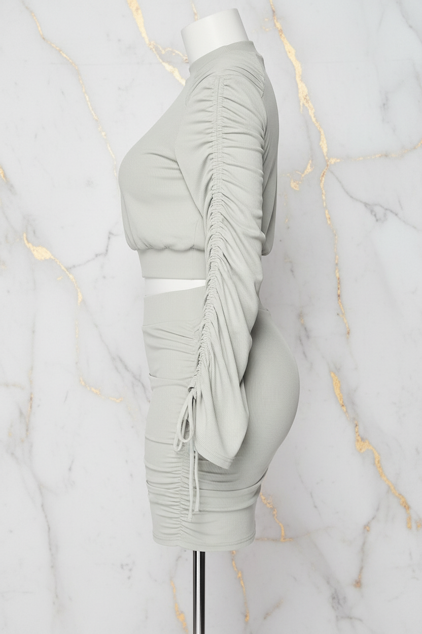 الطقم - منظر جانبي أيمن