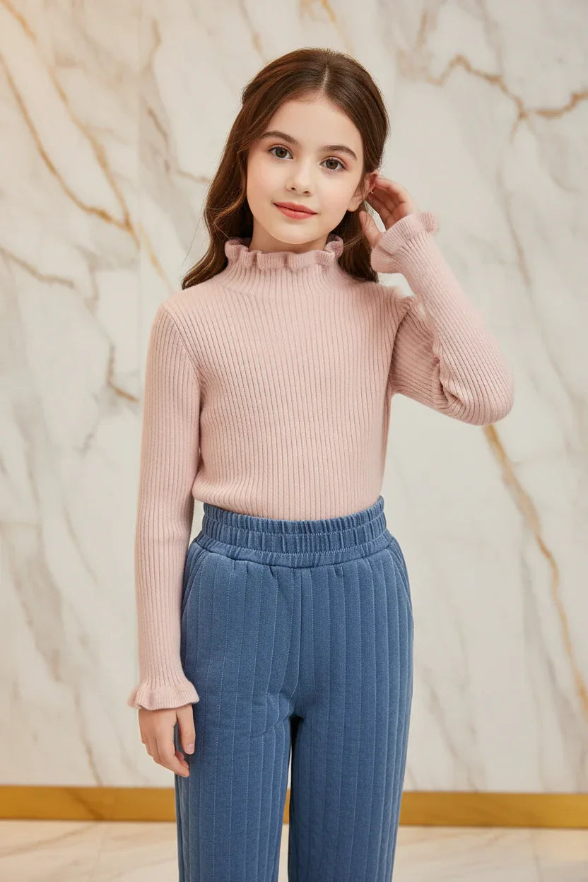 سويتر وردي - لقطة متوسطة