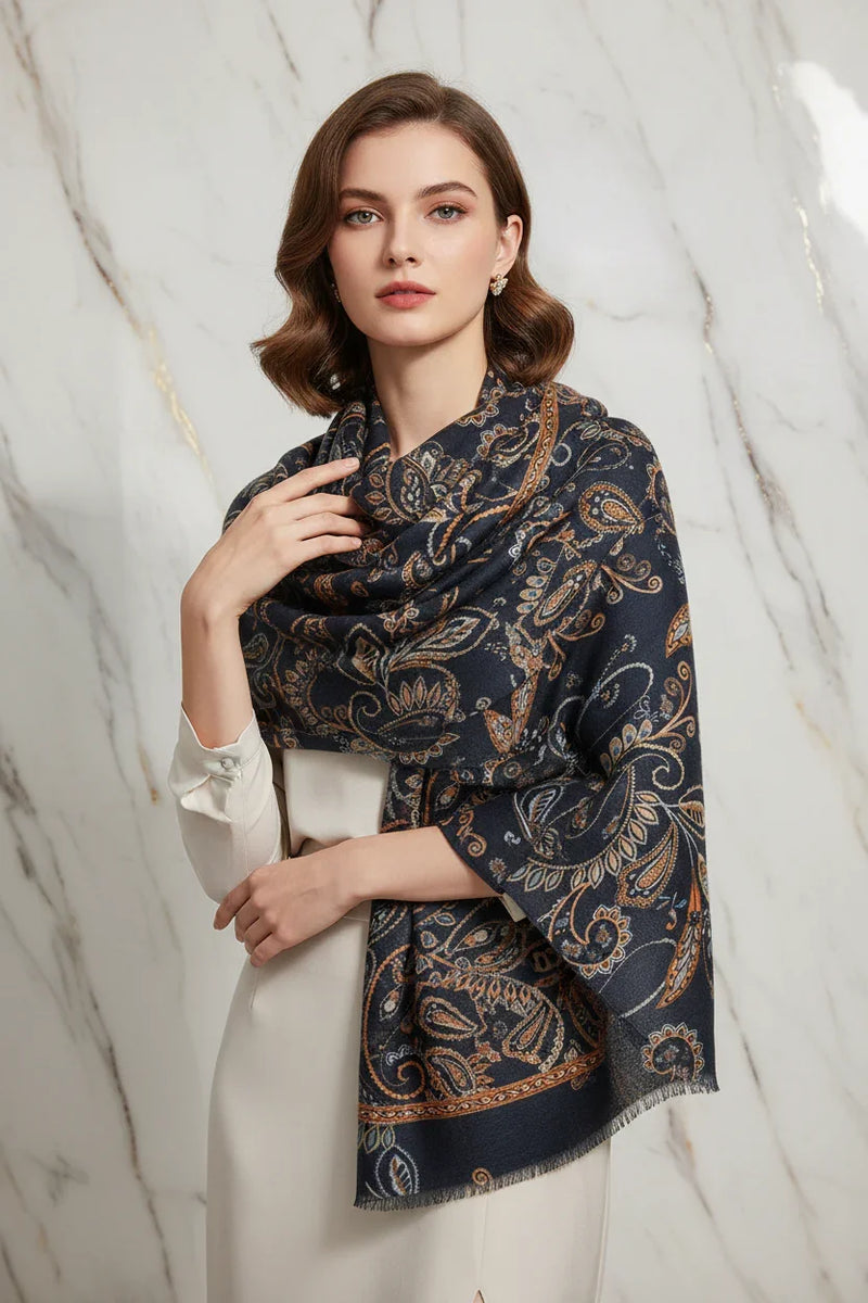 وشاح فاخر على الأكتاف