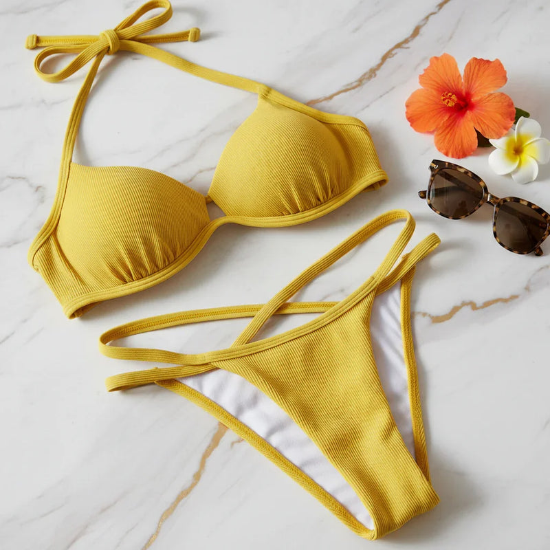 لقطة مقربة للتفاصيل مع إكسسوارات