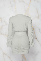 الطقم - منظر جانبي آخر بدون عارضة