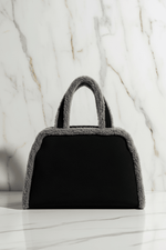 حقيبة سوداء - خلفية