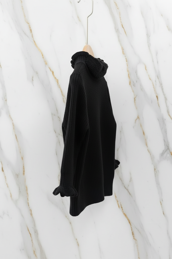 سويتر أسود مبطن - منظر جانبي