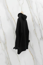 سويتر أسود مبطن - منظر جانبي