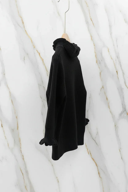 سويتر أسود مبطن - منظر جانبي