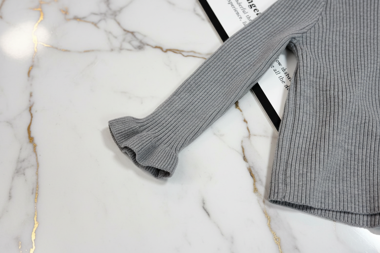 سويتر رمادي - تفاصيل الكم