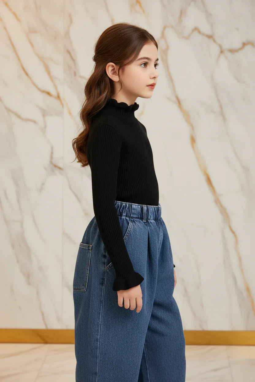 سويتر أسود مبطن مع بنطال جينز - جانبي أيمن
