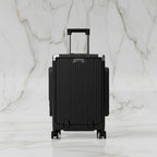 الحقيبة باللون الأسود - منظر أمامي