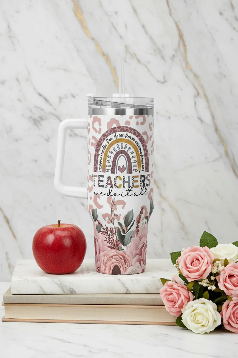 صورة خلفية للكوب مع إكسسوارات