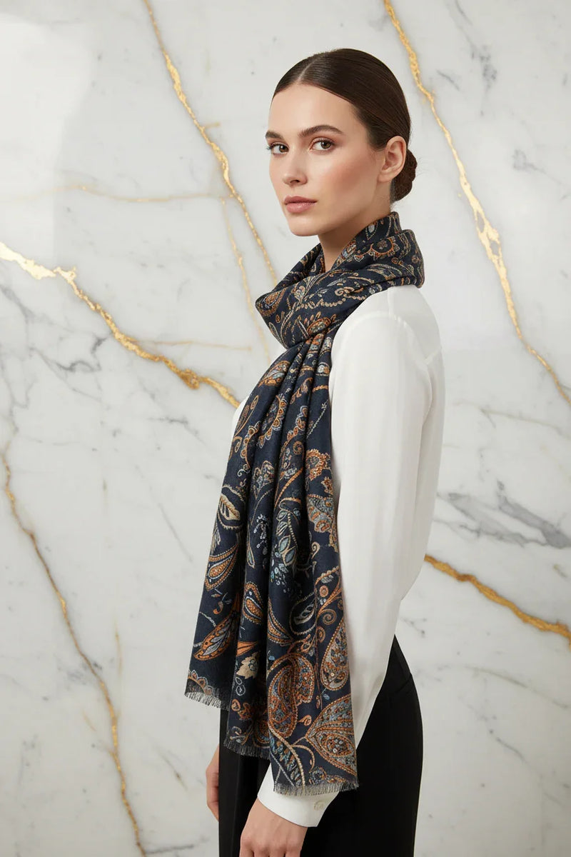 وشاح فاخر بعقدة جانبية