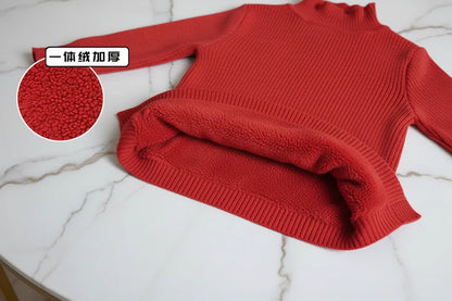 سويتر أحمر مبطن - مطوي مع البطانة