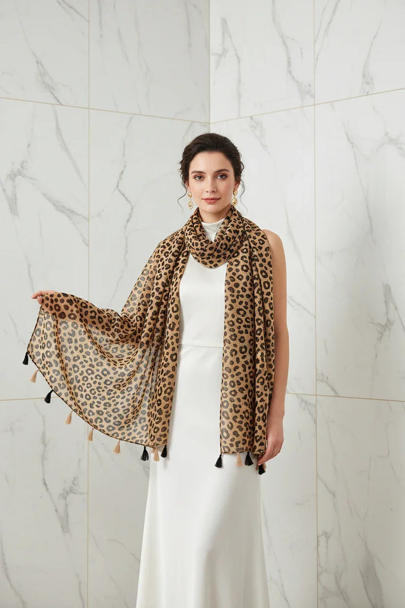 وشاح فاخر حول الرقبة