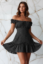 فستان أسود منقط - ثلاثي الأرباع