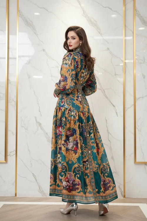 لقطة نظرة خلفية جذابة