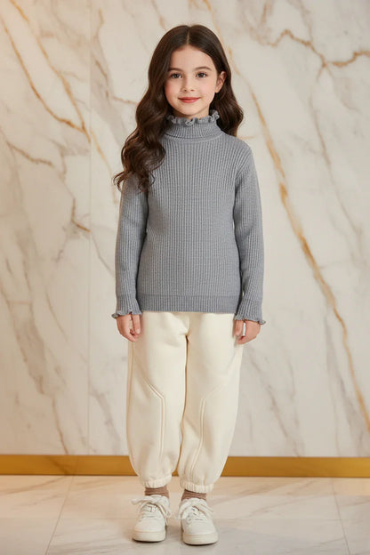 سويتر رمادي مبطن مع بنطال بيج - أمامي