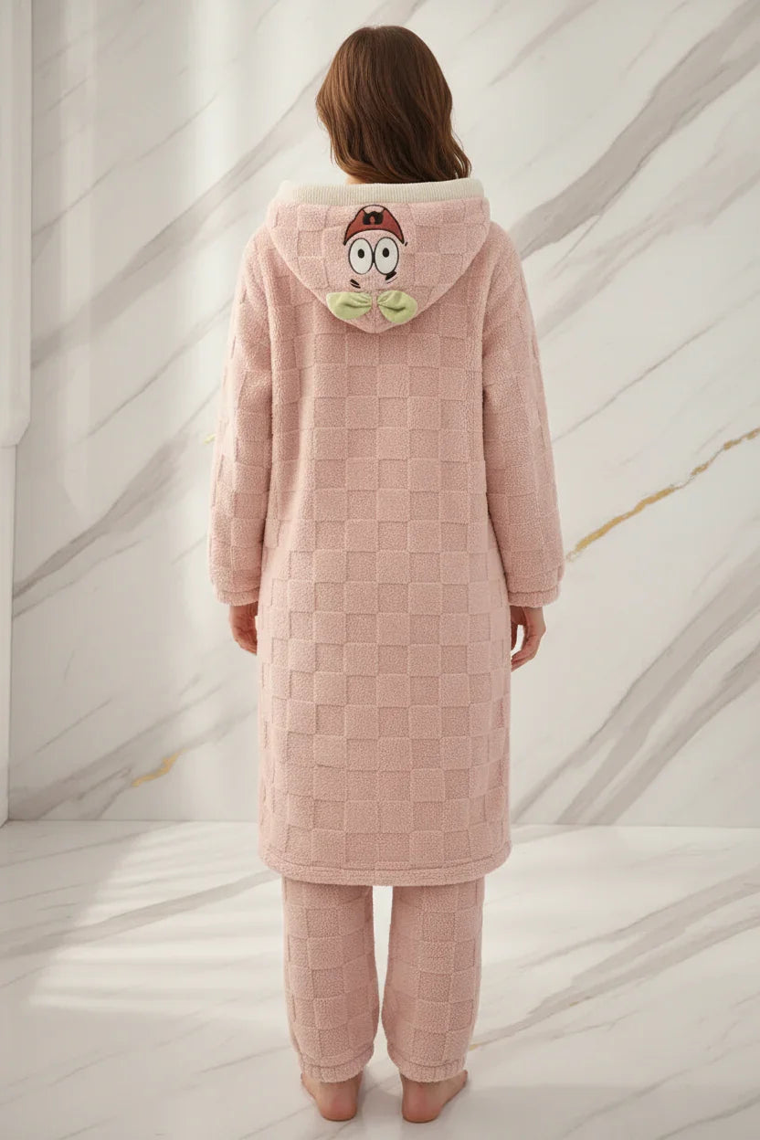 منظر خلفي - القبعة ظاهرة والظهر سادة